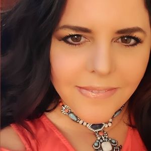 Meet your Posher, Dana